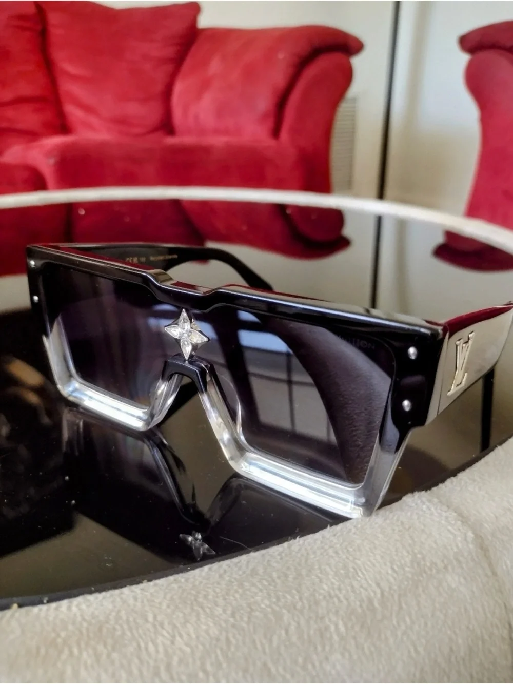 Louis Vuitton stylish sunglasses⭐️